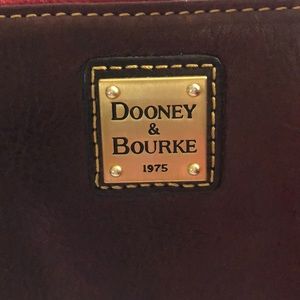 Dooney and Bourke zip around wallet